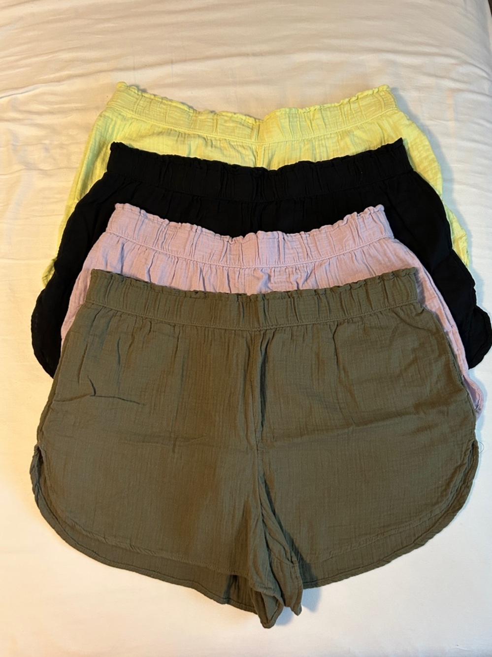 (4) Universal Thread Women's Shorts - Olive, Pink, Black, Yellow